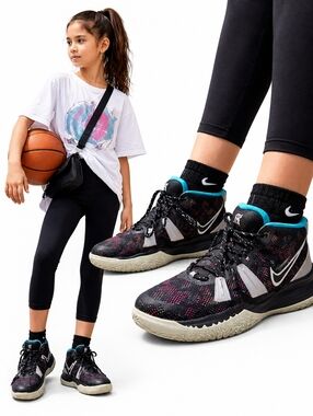 Nike Kyrie Youth 6.5Y Multicolor Basketball Sneakers Play Shoes